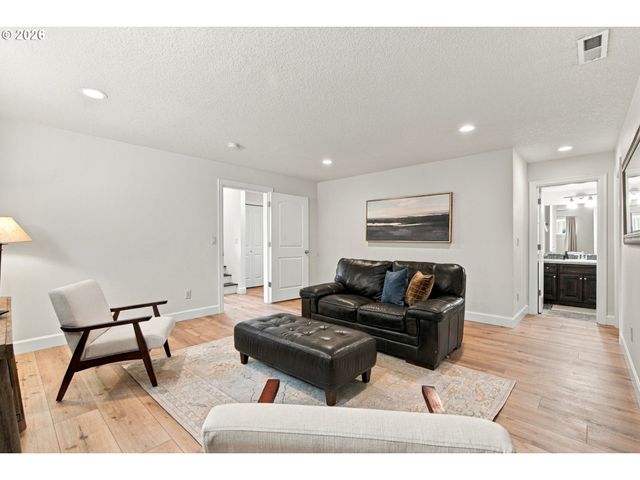 10786 Se TURNBERRY Loop, Happy Valley, OR 97086