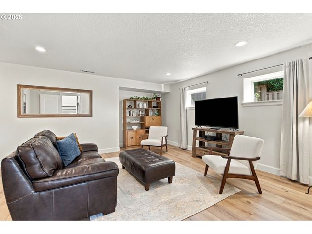 10786 Se TURNBERRY Loop, Happy Valley, OR 97086