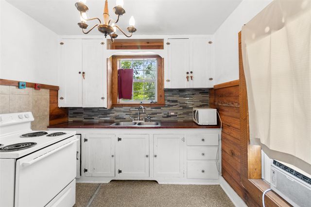 1518 16th Street A, Huntsville, TX 77340