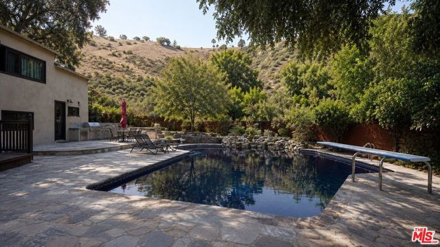 2451 Nichols Canyon Road, Los Angeles, CA 90046