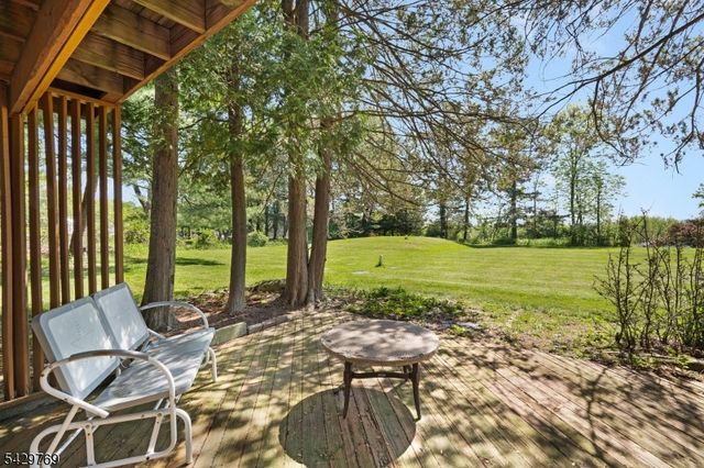 6 STRUBLE PL., Wantage Twp., NJ 07461