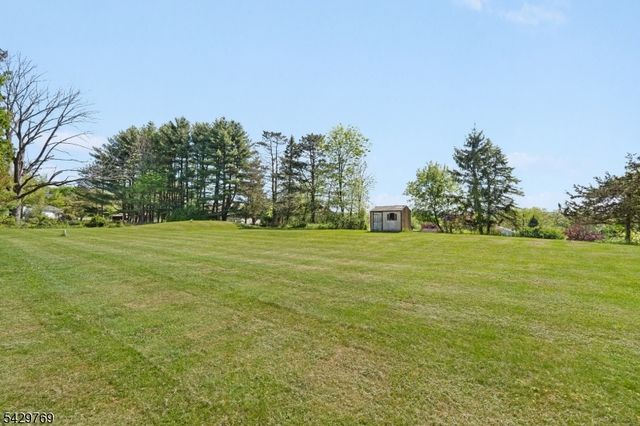 6 STRUBLE PL., Wantage Twp., NJ 07461