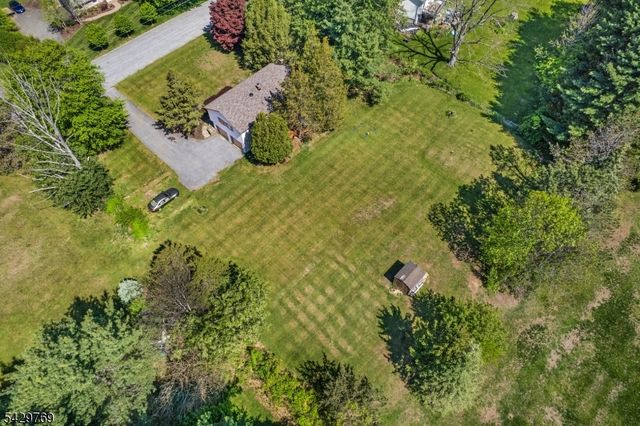 6 STRUBLE PL., Wantage Twp., NJ 07461