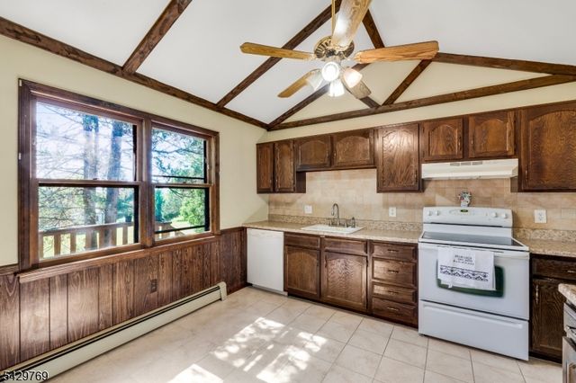 6 STRUBLE PL., Wantage Twp., NJ 07461