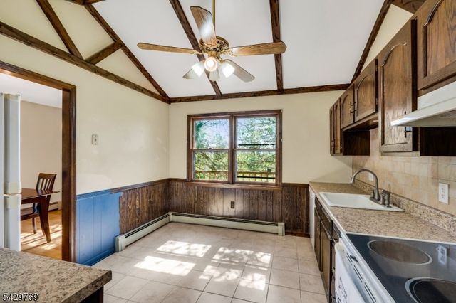 6 STRUBLE PL., Wantage Twp., NJ 07461