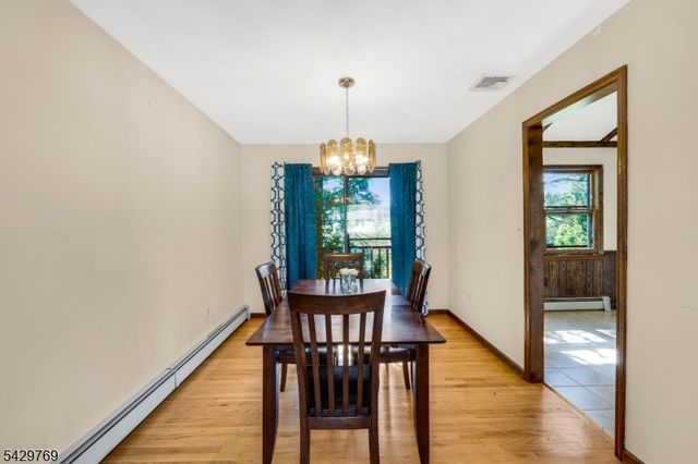 6 STRUBLE PL., Wantage Twp., NJ 07461