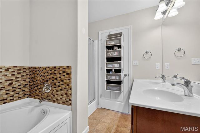 547 Great Oaks Meadow Drive, Wentzville, MO 63385