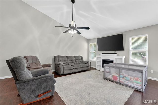 547 Great Oaks Meadow Drive, Wentzville, MO 63385