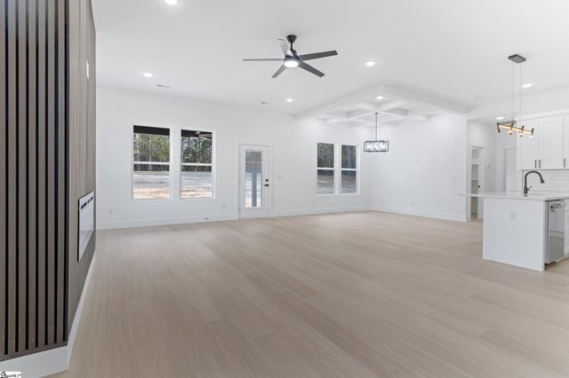 325 Gwinn Mill Road, Pauline, SC 29376