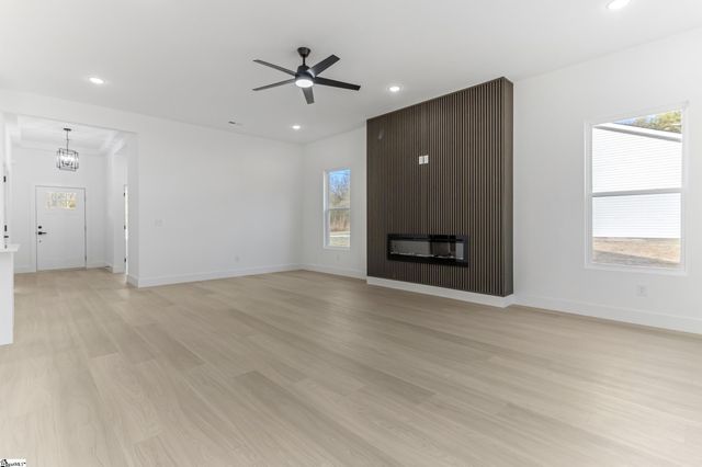 325 Gwinn Mill Road, Pauline, SC 29376