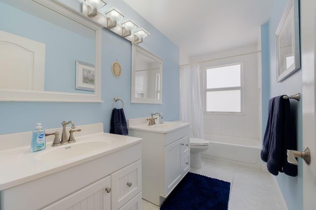 10421 Buena Ventura Drive, Boca Raton, FL 33498