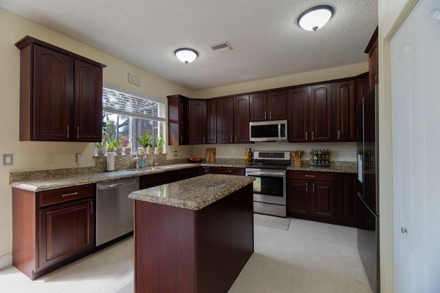 10421 Buena Ventura Drive, Boca Raton, FL 33498