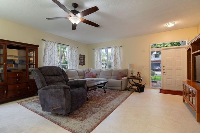 10421 Buena Ventura Drive, Boca Raton, FL 33498