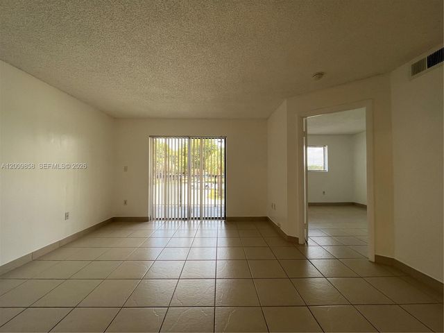 250 W Palm Cir W 204, Pembroke Pines, FL 33025