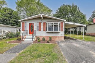 7 Queens Road, Attleboro, MA 02703