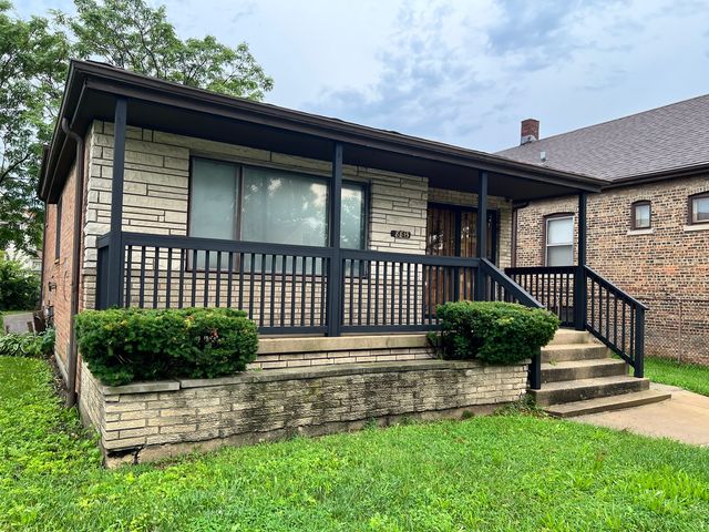 8815 S Halsted Street, Chicago, IL 60620