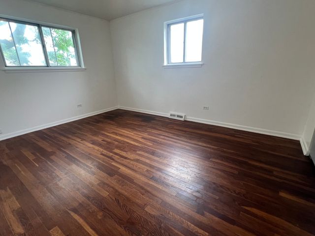 8815 S Halsted Street, Chicago, IL 60620