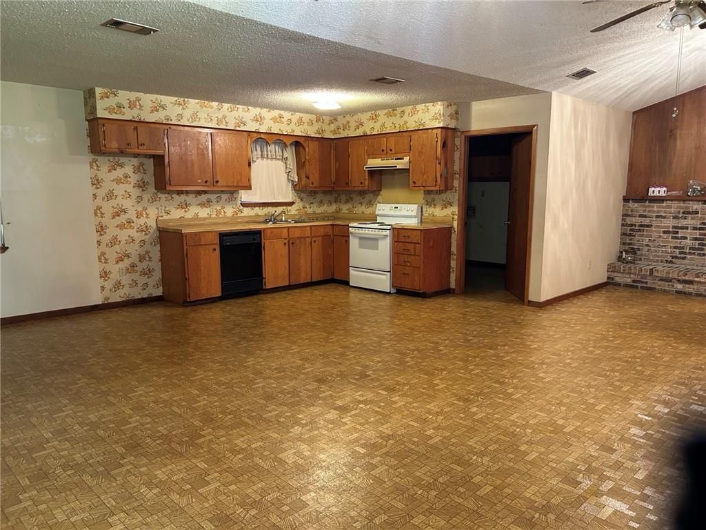 1350A Schillinger Road S, Mobile, AL 36695 — photo 3