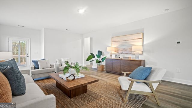 1046 Lakes Boulevard, Brunswick, GA 31525