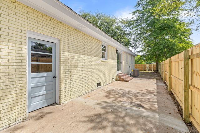 2708 Crestline Drive, North Charleston, SC 29405
