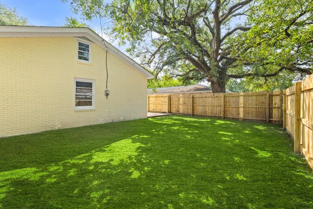 2708 Crestline Drive, North Charleston, SC 29405