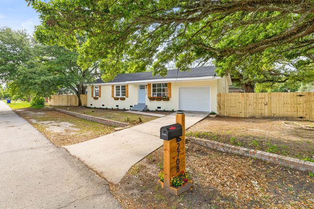 2708 Crestline Drive, North Charleston, SC 29405