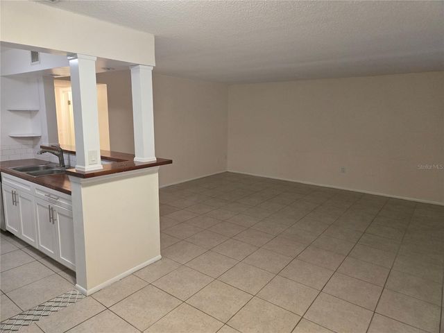 350 79TH AVENUE N 334, St Petersburg, FL 33702