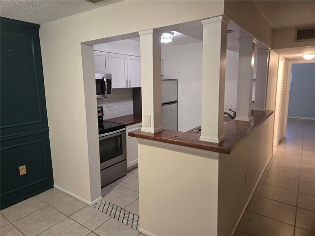 350 79TH AVENUE N 334, St Petersburg, FL 33702