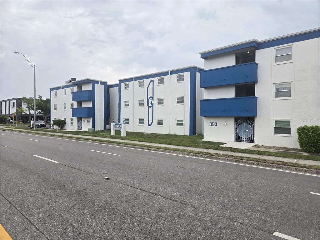 350 79TH AVENUE N 334, St Petersburg, FL 33702