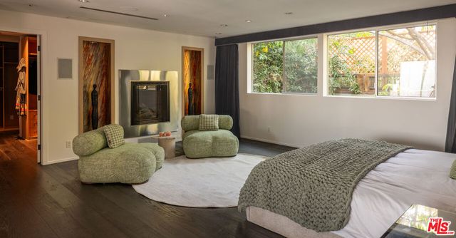 1545 Sunset Plaza Drive, Los Angeles, CA 90069