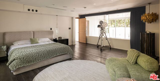 1545 Sunset Plaza Drive, Los Angeles, CA 90069