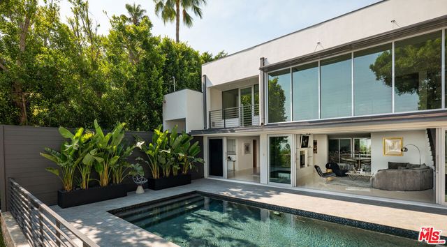 1545 Sunset Plaza Drive, Los Angeles, CA 90069