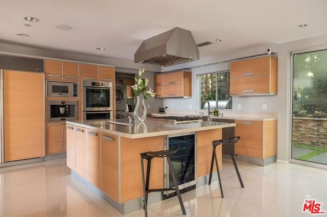 1545 Sunset Plaza Drive, Los Angeles, CA 90069