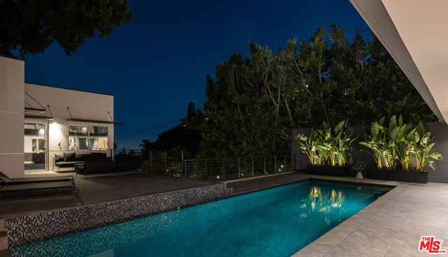 1545 Sunset Plaza Drive, Los Angeles, CA 90069