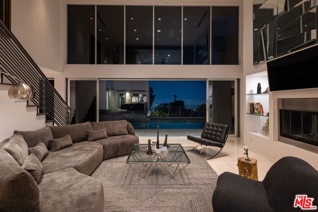 1545 Sunset Plaza Drive, Los Angeles, CA 90069