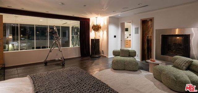 1545 Sunset Plaza Drive, Los Angeles, CA 90069