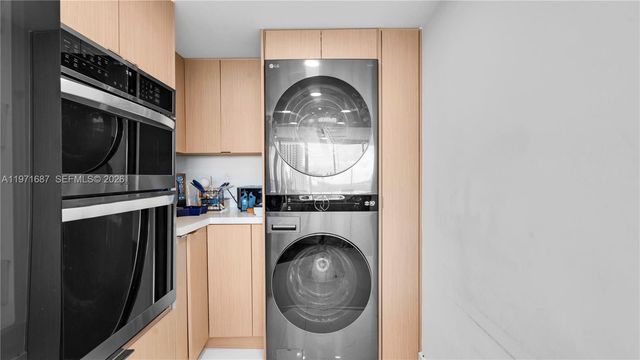 7601 E Treasure Dr 1011, North Bay Village, FL 33141