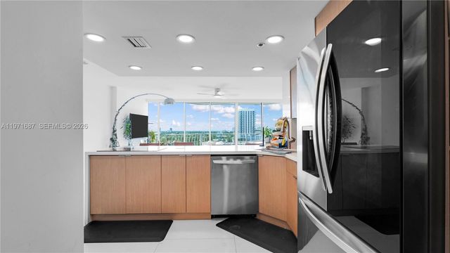 7601 E Treasure Dr 1011, North Bay Village, FL 33141