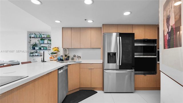 7601 E Treasure Dr 1011, North Bay Village, FL 33141