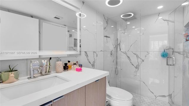 7601 E Treasure Dr 1011, North Bay Village, FL 33141