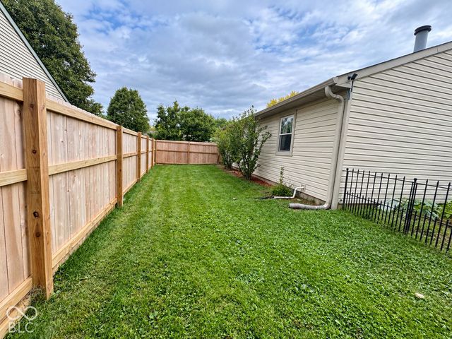 8830 Summer Walk Drive E, Indianapolis, IN 46227