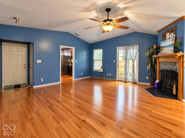 8830 Summer Walk Drive E, Indianapolis, IN 46227