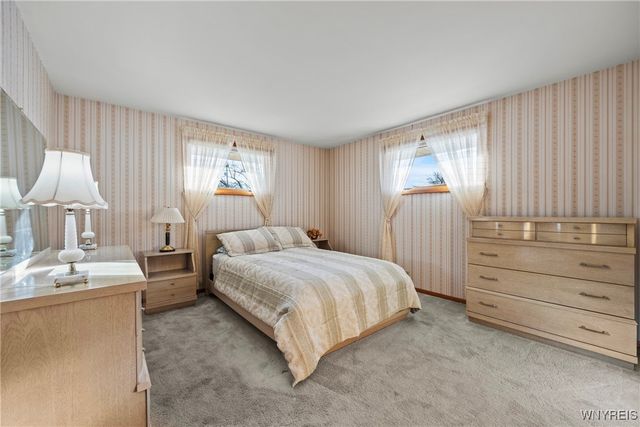 28 Larkwood Road, West Seneca, NY 14224