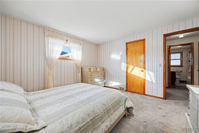 28 Larkwood Road, West Seneca, NY 14224