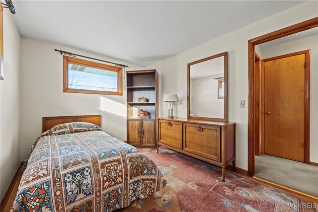 28 Larkwood Road, West Seneca, NY 14224