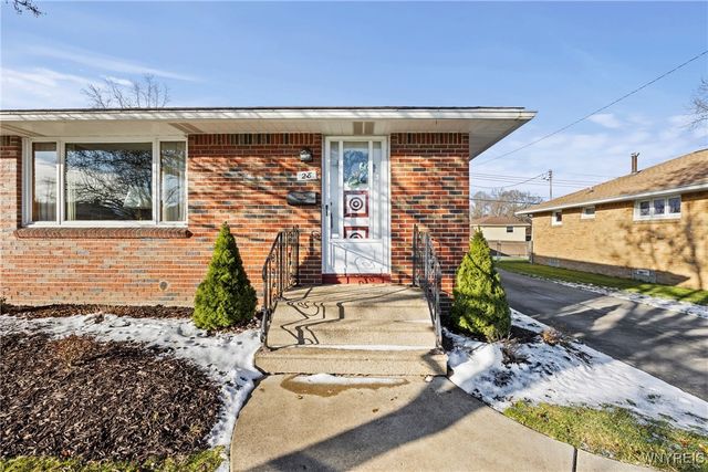 28 Larkwood Road, West Seneca, NY 14224