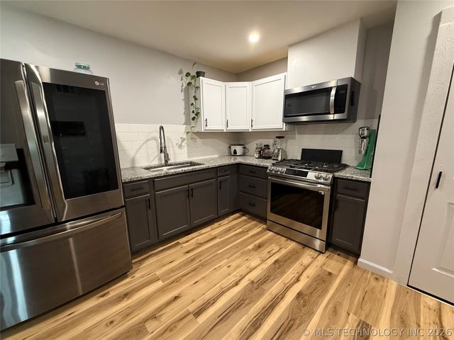 8944 E Newton Street, Tulsa, OK 74115