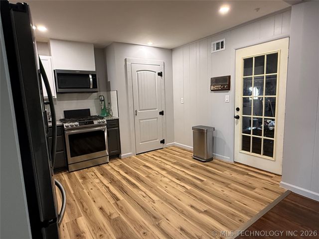 8944 E Newton Street, Tulsa, OK 74115