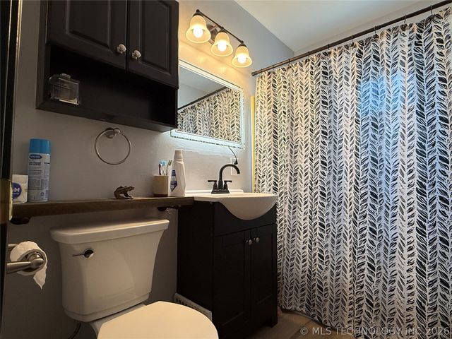 8944 E Newton Street, Tulsa, OK 74115