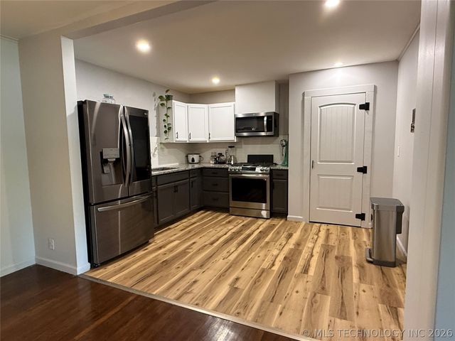 8944 E Newton Street, Tulsa, OK 74115